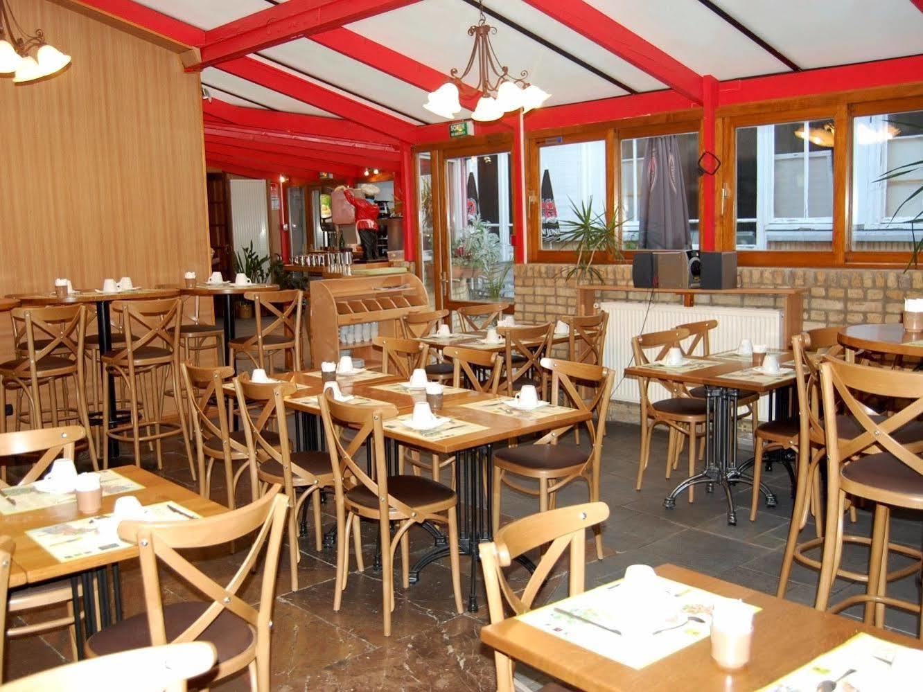 Hotel - Restaurant Au Tonnelier 베르그 외부 사진